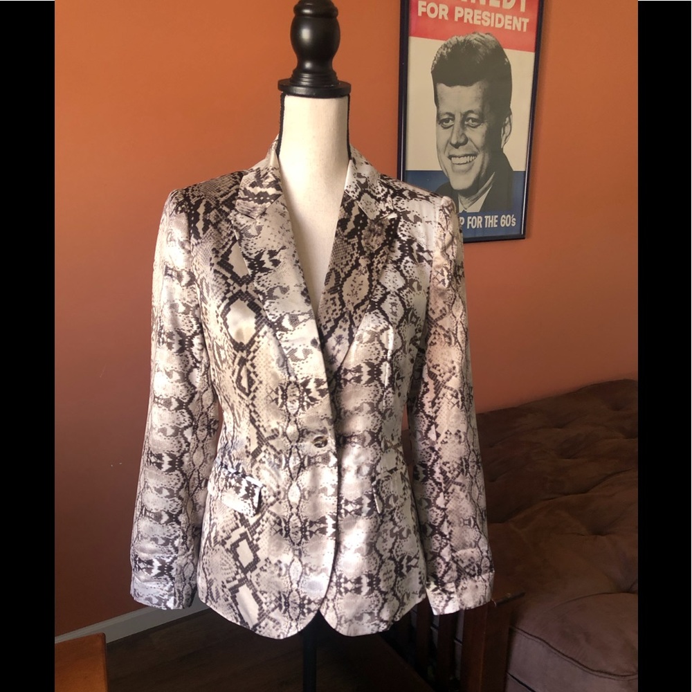 JENNIFER LOPEZ brown and cream patterned blazer